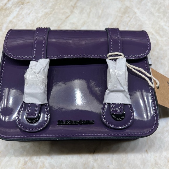 DR. MARTENS PATENT LEATHER CROSSBODY BAG
BLACKCURRANT - Picture 8 of 15